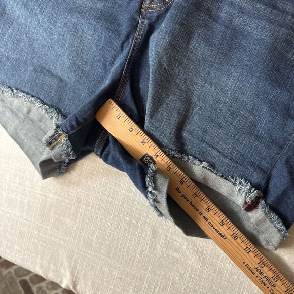 Torrid Feel The Fit Button Fly Cuffed Frayed Look Stretchy Denim Shorts Size 22‎ - Picture 10 of 12